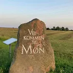Dom wakacyjny Charming With Views On Mon *