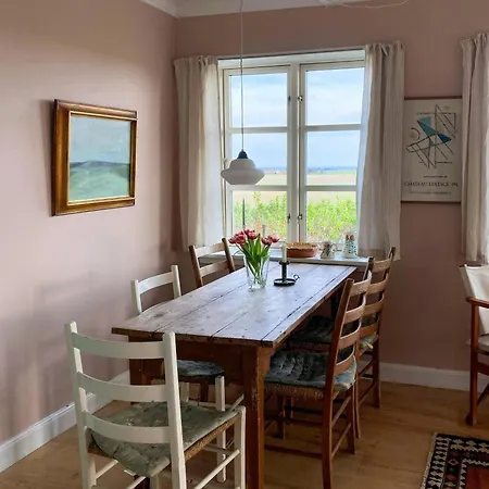 Charming With Views On Mon Holiday home