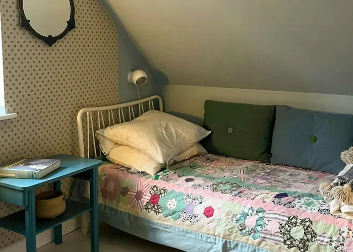 Charming With Views On Mon Holiday home